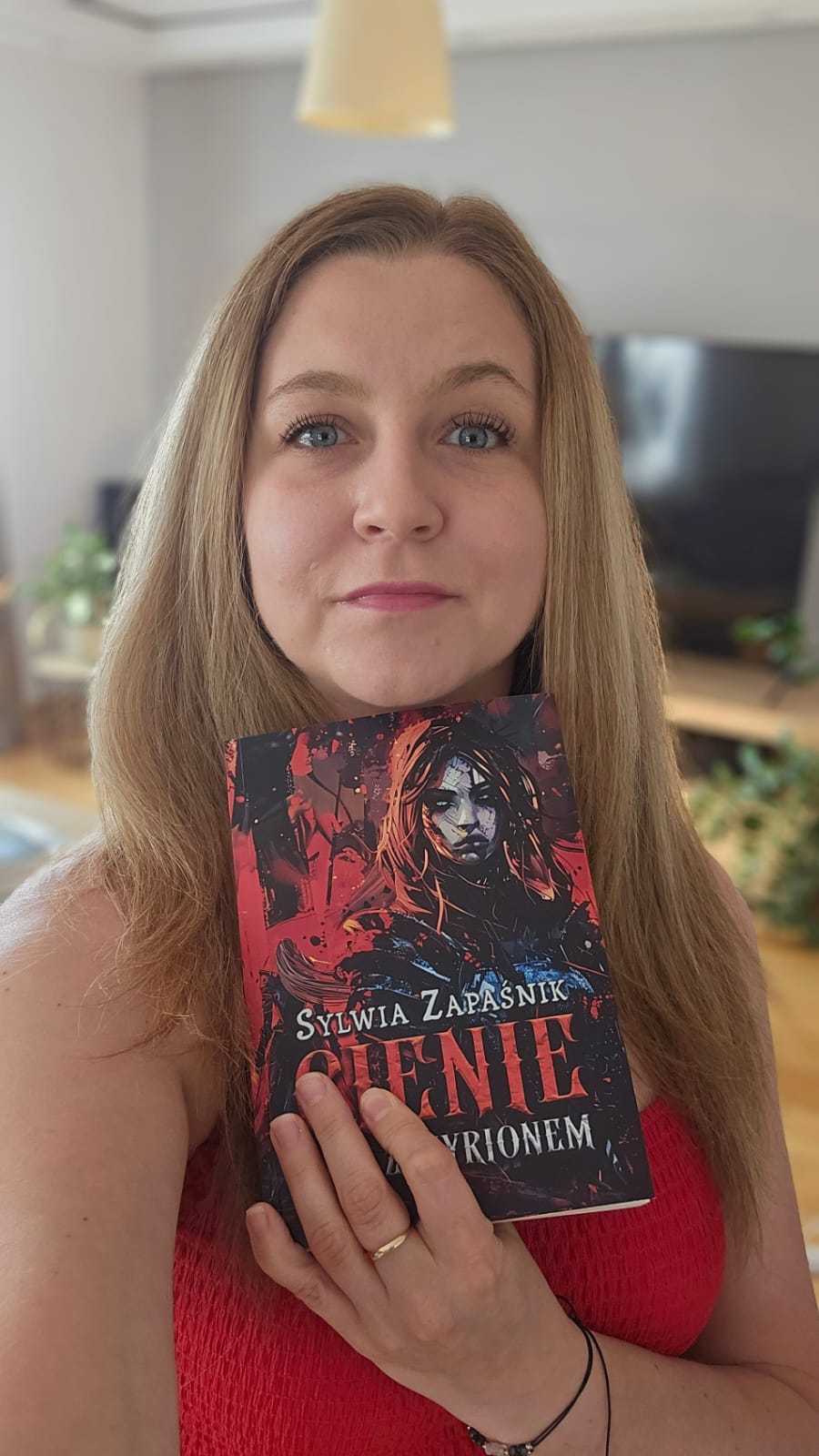 sylwia zapasnik autorka ksiazek fantastyka kryminaly cienie nad zefyrionem